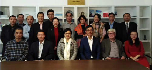 代表團(tuán)成員與德國廣東商會(huì)部分成員合影留念