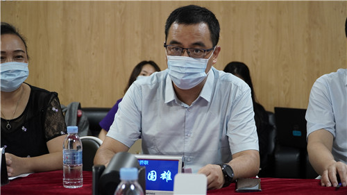 佛山市僑聯(lián)主席蔡國雄講話。.jpg