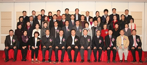 廣州市僑聯(lián)法顧委全體成員合影。