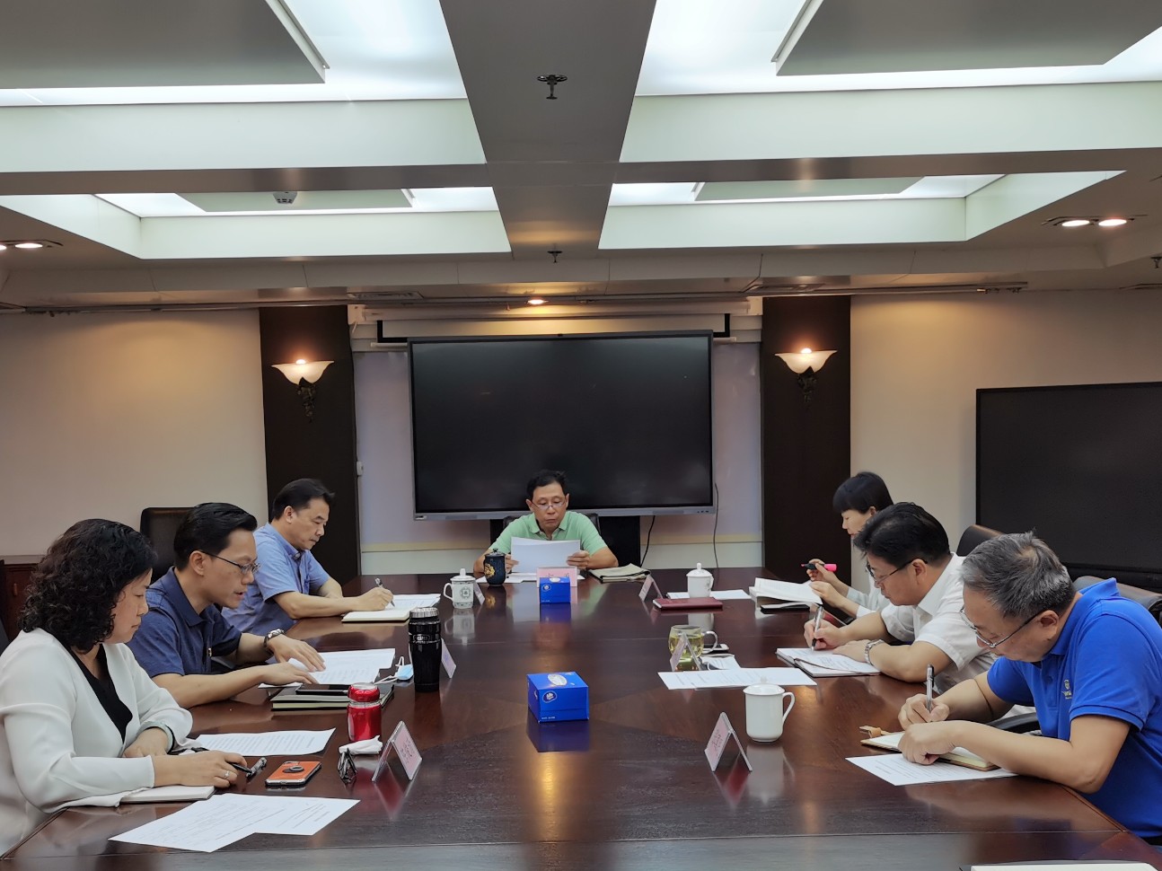 廣州市僑聯(lián)黨組召開全面從嚴治黨專題工作會議  .jpg