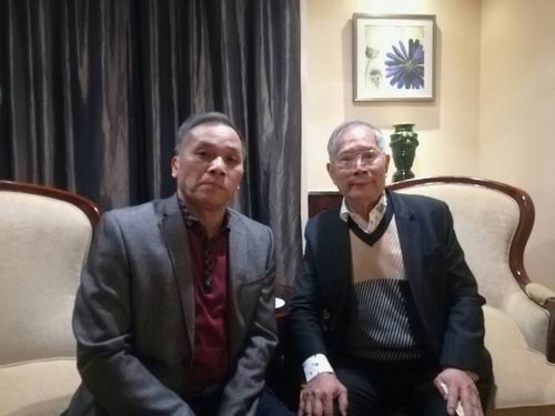 左起袁奕江、黃烈楷