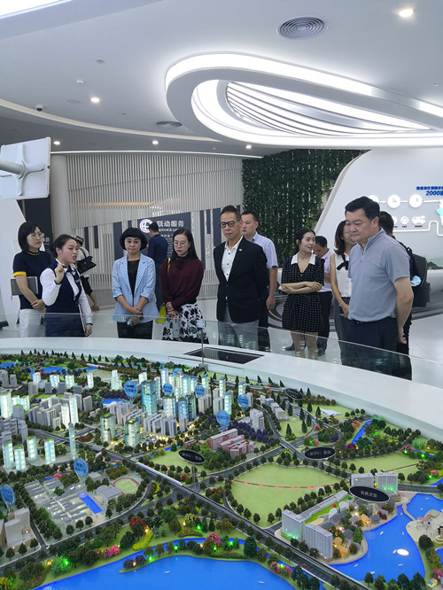 三方共建平臺(tái)，薈聚海歸人才3_副本.jpg