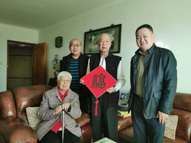 區(qū)僑聯(lián)進(jìn)行2021年歸僑新春慰問活動(dòng) 區(qū)僑聯(lián)慰問1_副本.jpg